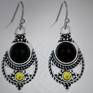 Elegant Black and Yellow Filigree Earrings